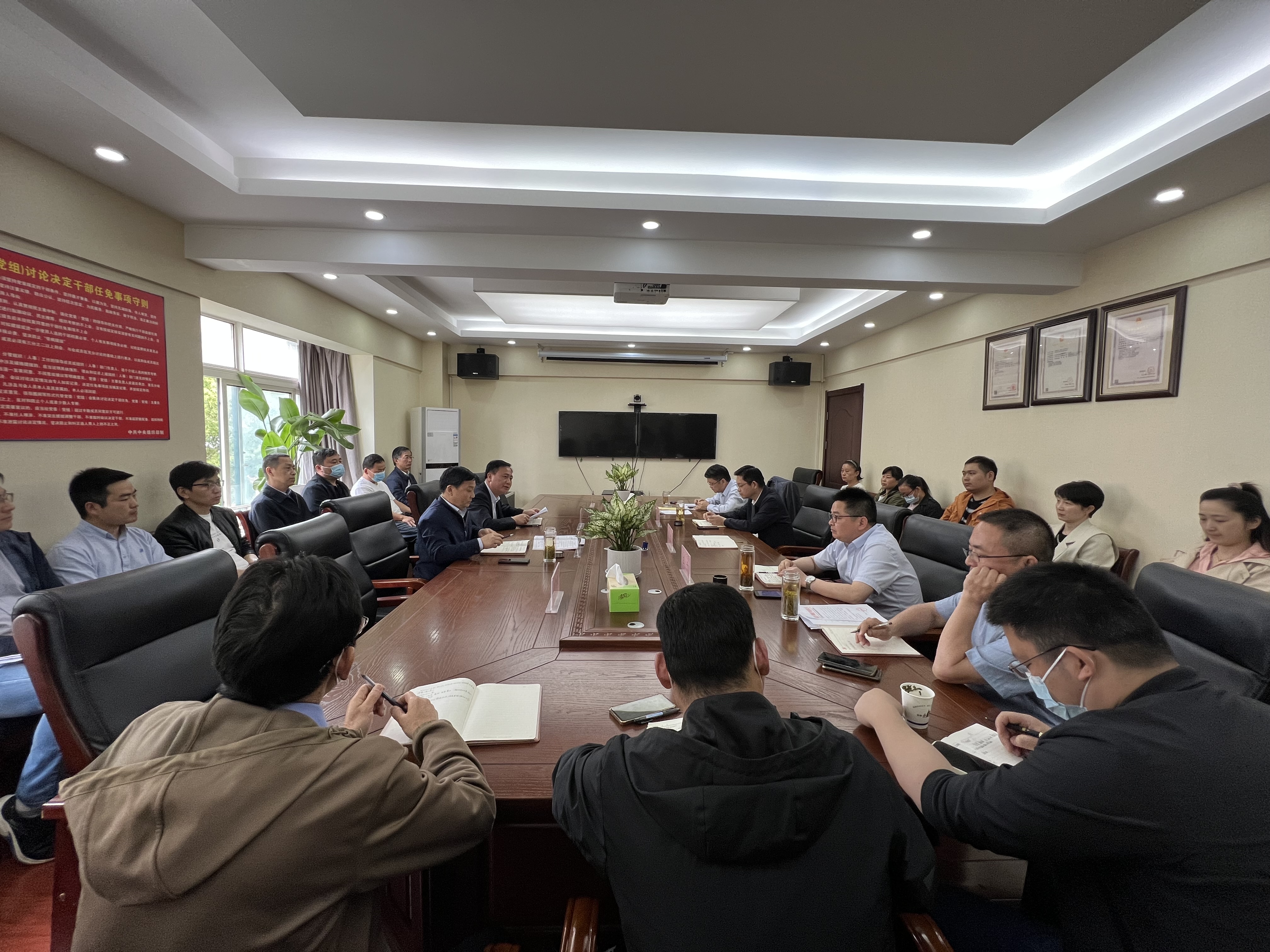 emc�ױ���(�й���½)�ٷ���վ